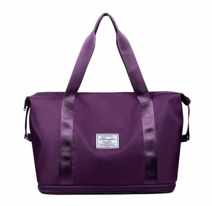 Large capacity sports bag expandable up to 10 cm more