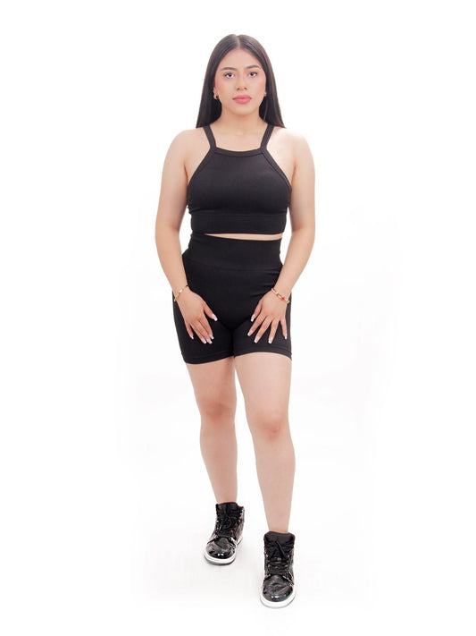 Cómodo conjunto deportivo para dama de top con tirantes y copas integradas
