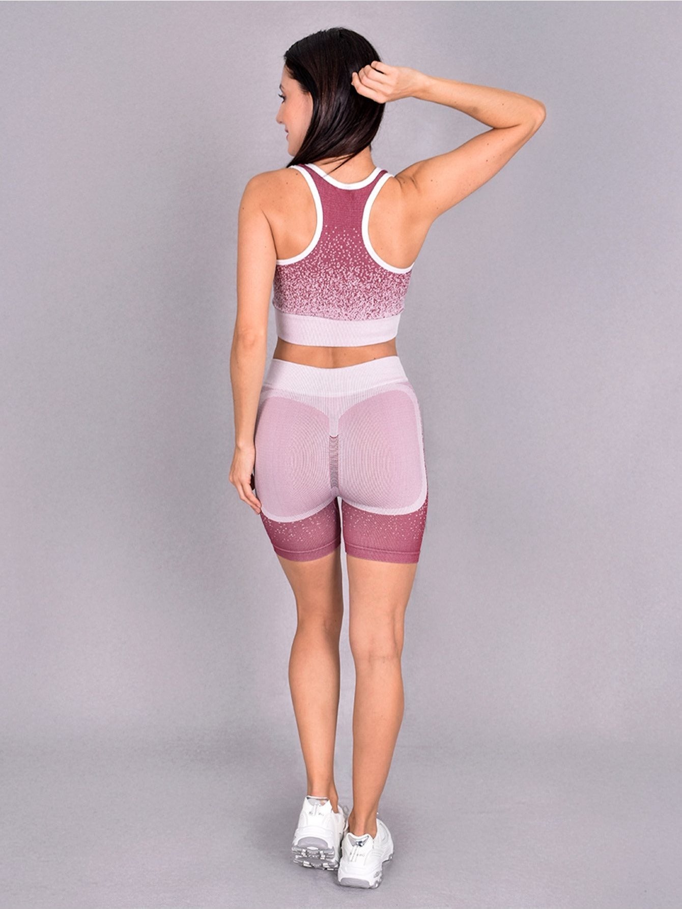 Conjunto deportivo sin costuras para mujer, con top y short diseño degradado