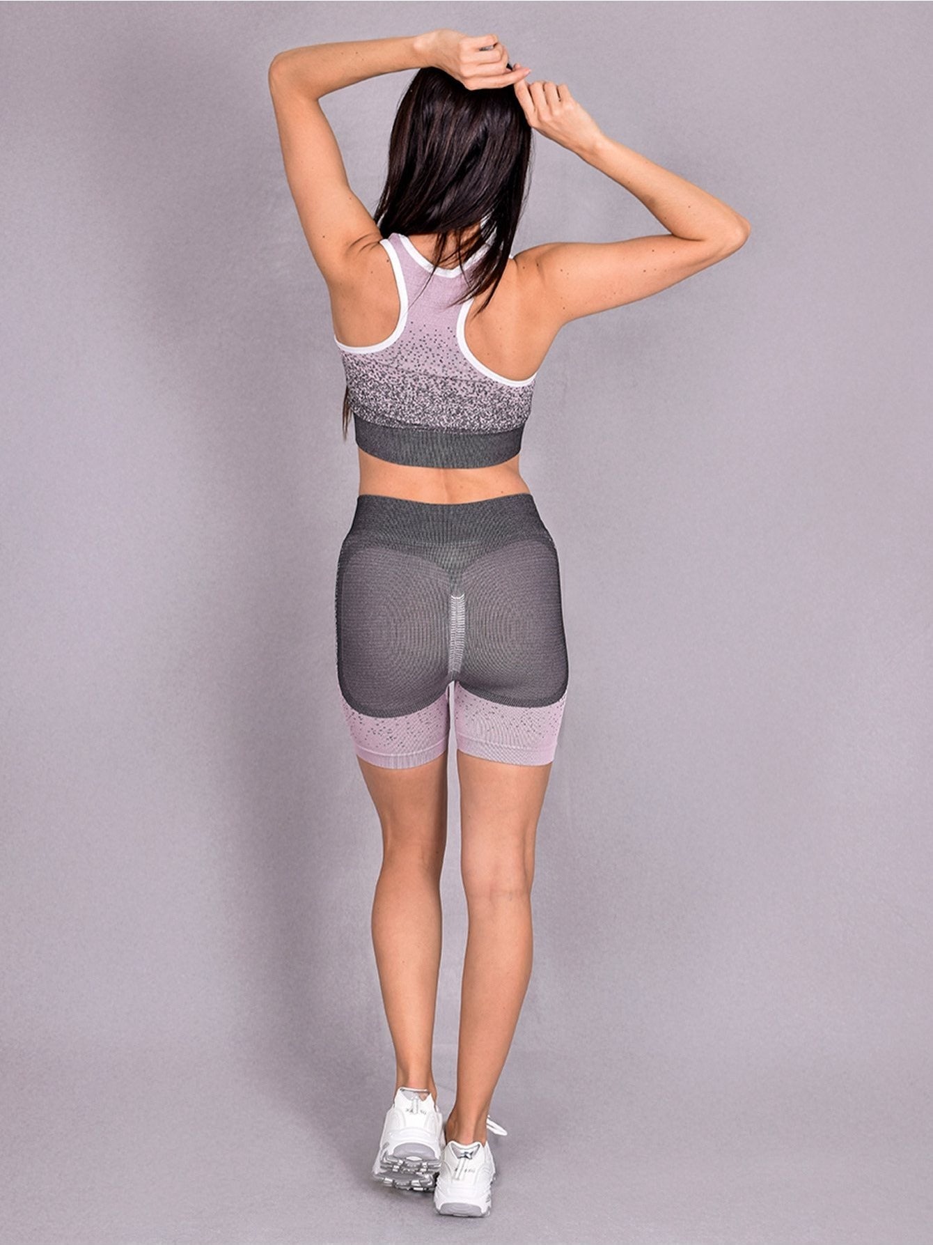 Conjunto deportivo sin costuras para mujer, con top y short diseño degradado