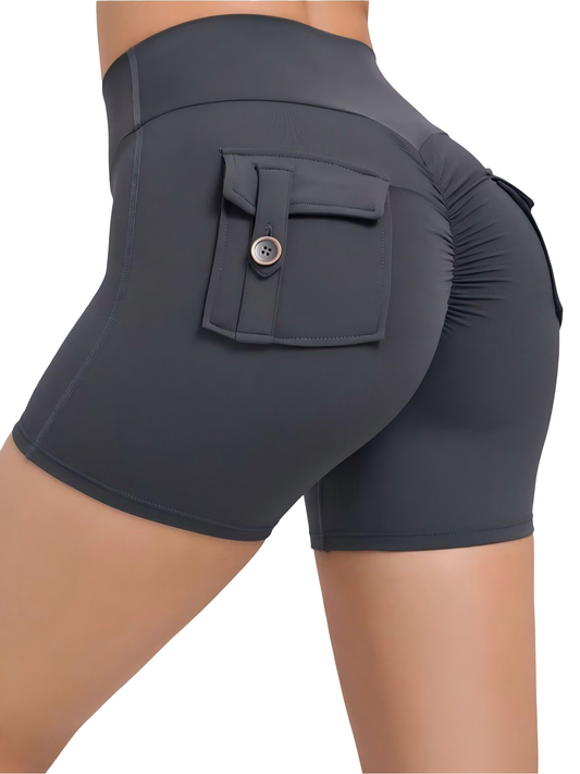 High-waisted sports shorts with push-up effect and pockets