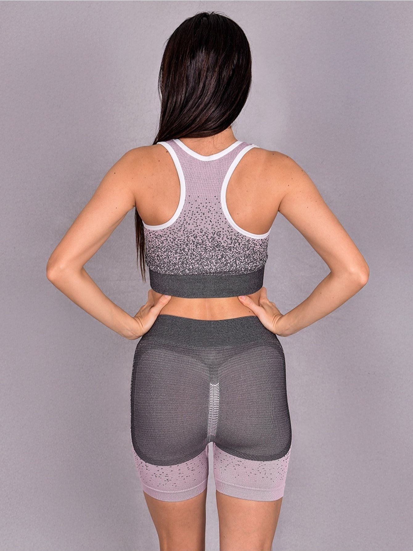 Conjunto deportivo sin costuras para mujer, con top y short diseño degradado