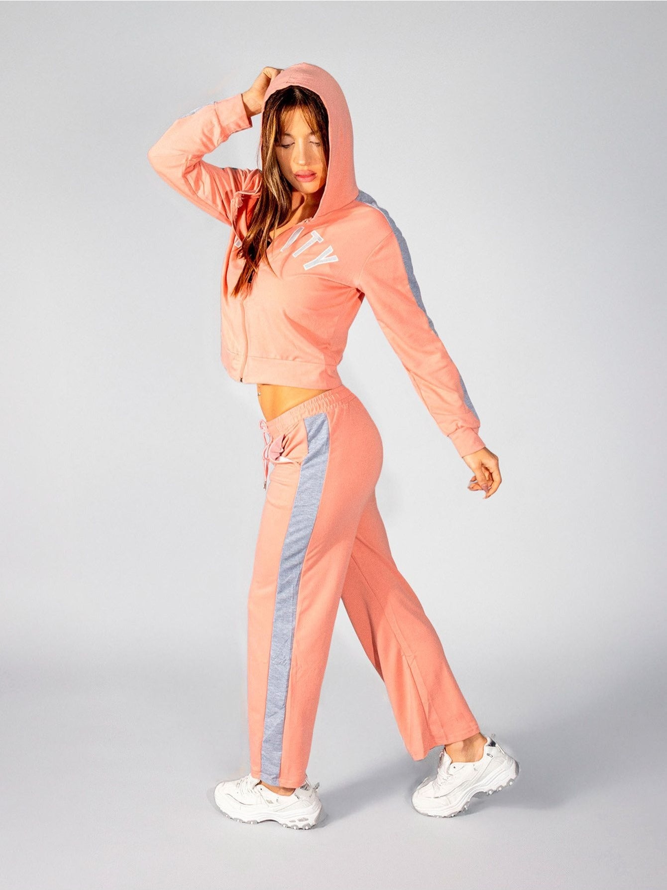 Conjunto deportivo de dos piezas para mujer