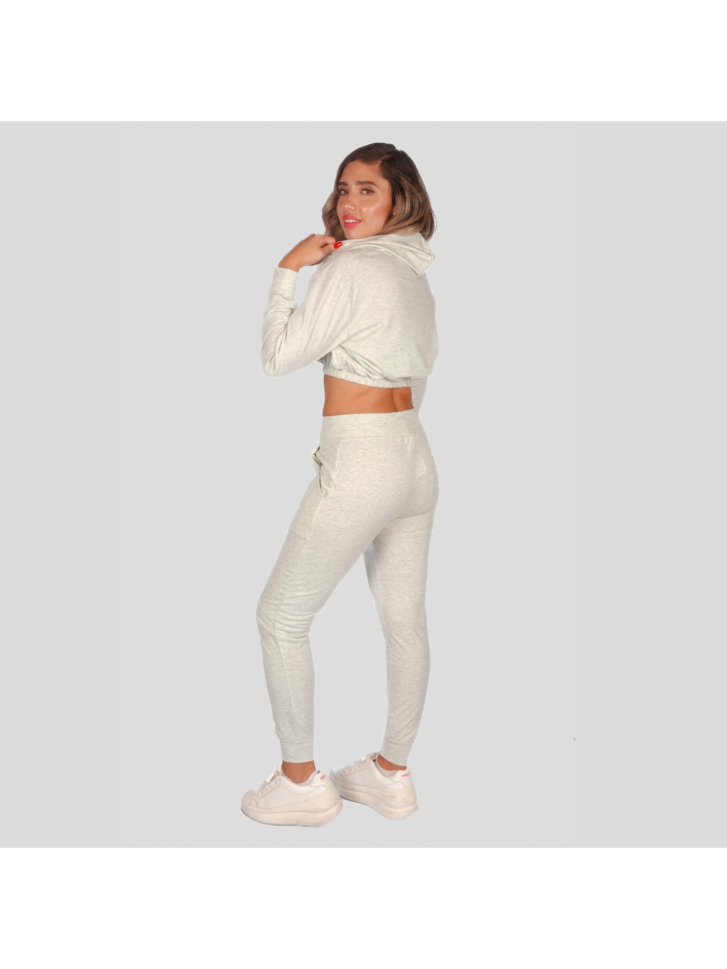 Conjunto deportivo casual y cómodo para mujer